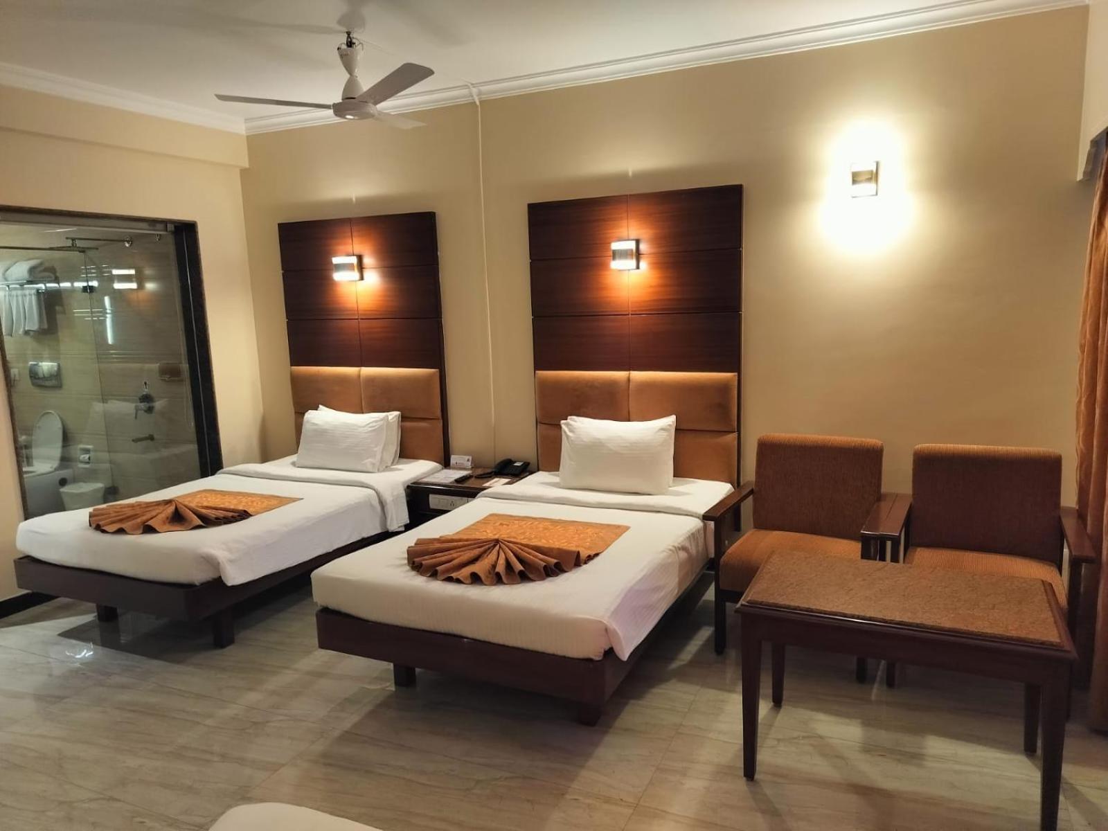 Shenbaga Hotel And Convention Centre Pondichéry Extérieur photo